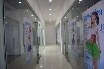 華納音悅童星夢工廠正式落戶阜陽，助力少兒藝術培訓發(fā)展